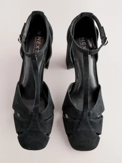 Next Noir - Forever Comfort® Chaussures à talons en cuir à découpes et bout fermé