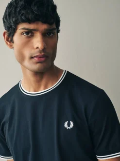 Fred Perry - T-shirt à logo à deux pointes Noir Outlet