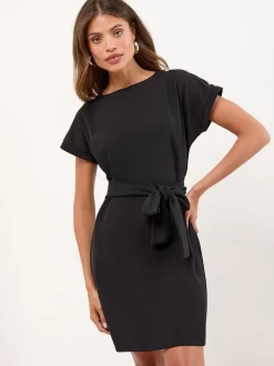 Lipsy Noir - Mini robe droite à ceinture boutonnée militaire Outlet