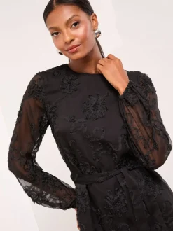 Lipsy Noir - robe courte manches longues en dentelle 3D Discount