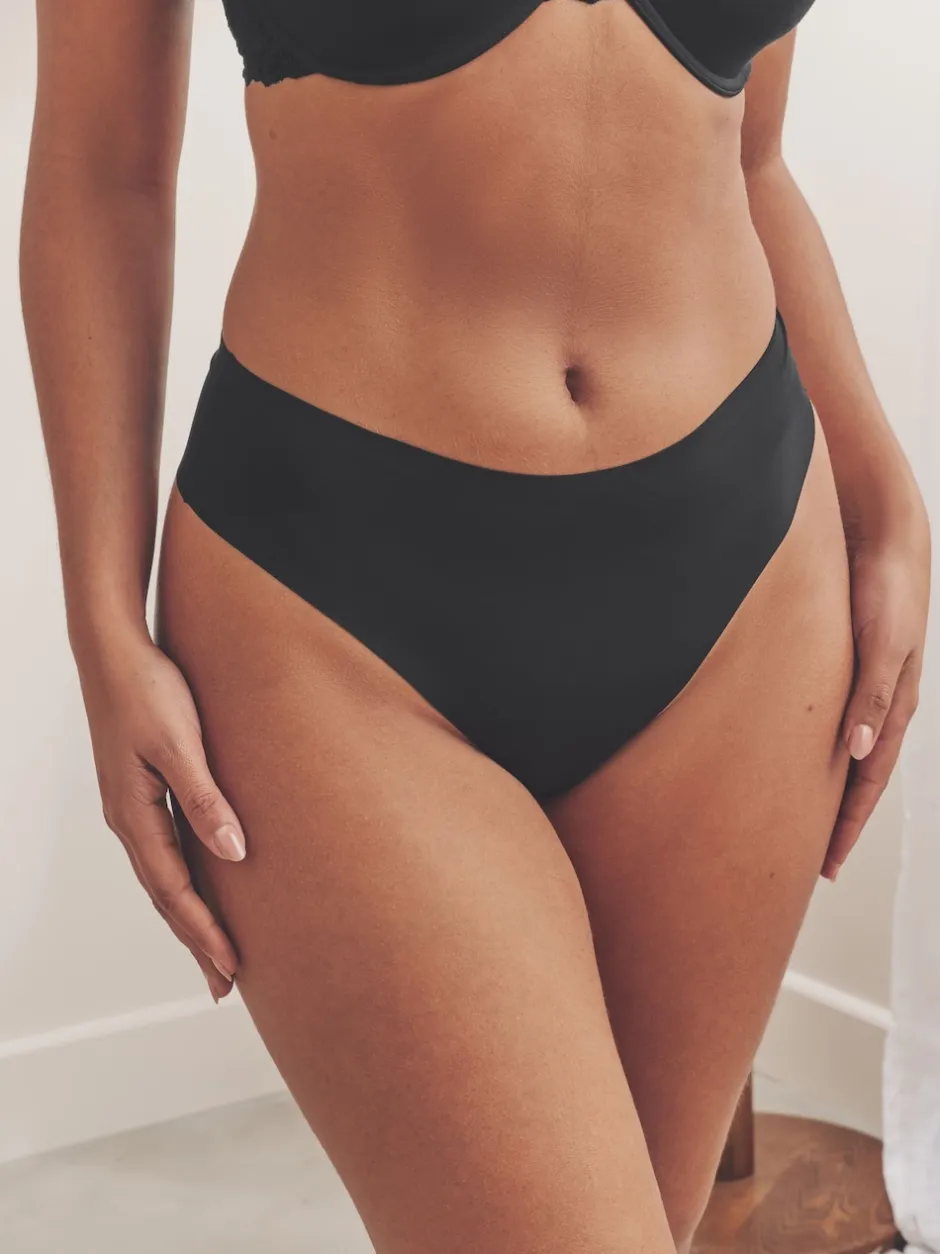 Next Noir - Lot 3 culottes invisibles et confortables String taille haute Hot