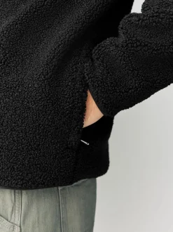 Next Noir - Polaire zippée en entonnoir en peau de mouton New