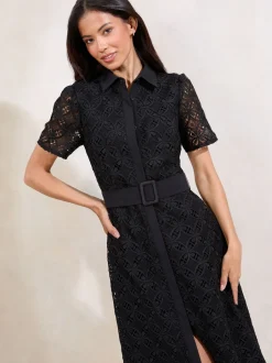 Lipsy Noir - Robe chemise Premium en dentelle ceinturée Hot