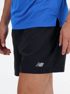 New Balance Noir - Short de course Essential 5pouces pour homme