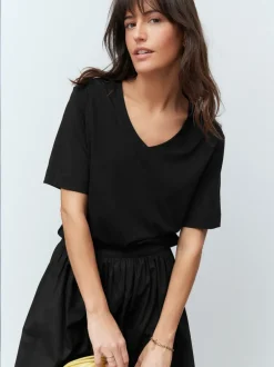 Next - T-shirt Col en V souple en coton modal Noir Discount