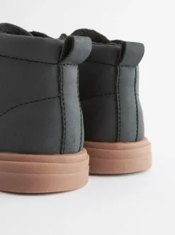 Next Noir avec semelle en gomme - Bottines avec fermeture scratch et doublure chaude Online