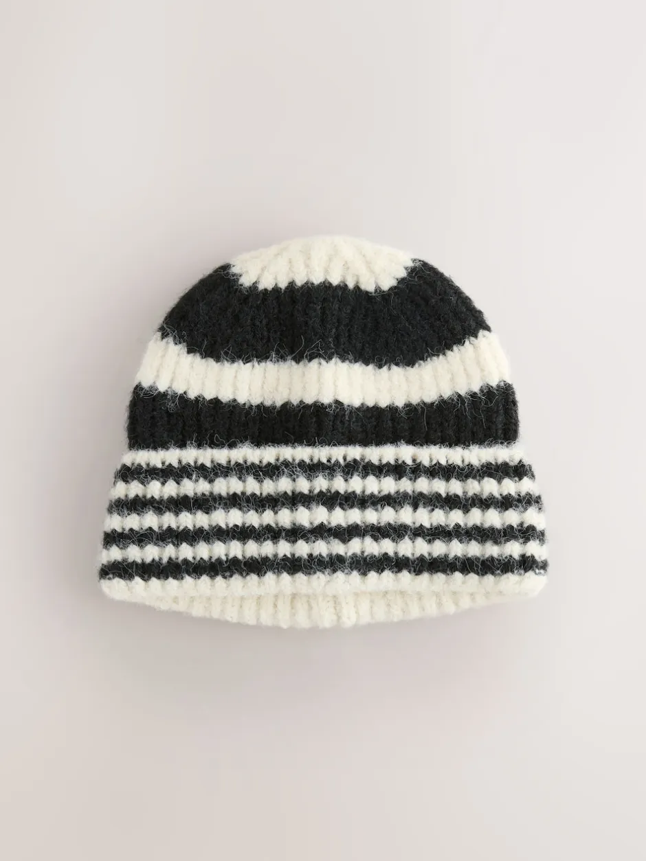 Next Noir/Blanc - Bonnet en maille à rayures Clearance