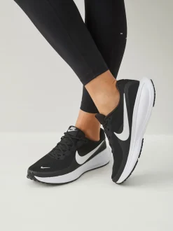 Nike - Revolution 8 Roads Chaussures de course Noir/Blanc Outlet