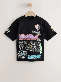 Next - Lot de 3 t-shirts à manches courtes à imprimé graphique décontractés (3-16ans) Noir/Blanc/Gris Best