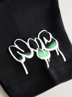 Next - Lot de 3 t-shirts à manches courtes à imprimé graphique décontractés (3-16ans) Noir/Blanc/Gris Best