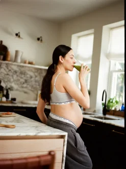 Next Noir/Gris - Maternité Allaitement Raccourci Ultimate Comfort Hauts 2 Pack Outlet