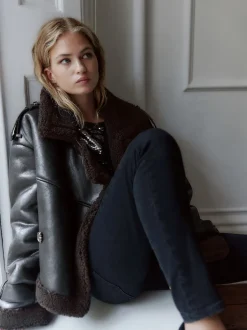 Next Noir/Marron Chocolat - Veste aviateur raccourcie en faux shearling Hot