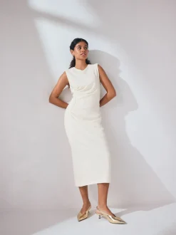 Next Or - Chaussures à talons chaton à bride arrière et bout pointu Clearance