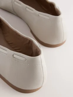 Next os - Chaussures plates Forever Comfort® en cuir à breloque froncée Best