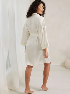 Chelsea Peers Peignoir en satin bordé de dentelle Sale