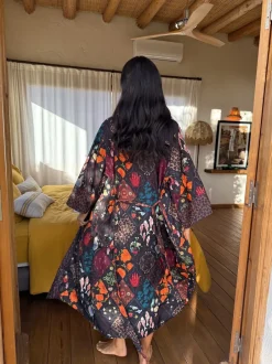 Never Fully Dressed Peignoirs en satin Gamme longue Online