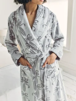 Chelsea Peers Robe de chambre longue en polaire tissu dévoré avec nœud ruban Outlet