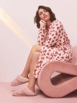 Next Rose - Chaussons mules en daim doublés de fausse fourrure cœur Outlet