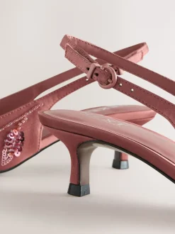 Next Rose - Forever Comfort Chaussures à talons chatons à bride arrière avec perles en satin Hot