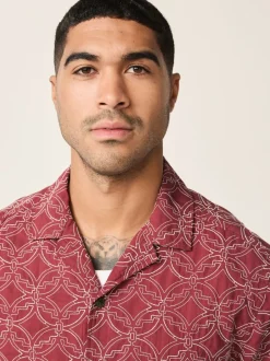 Next Rouge - Chemise Tile texturée brodée à manches courtes Discount