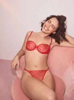 Next Rouge - String brodé cœur en Suisse haut de gamme Online