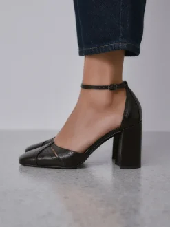 Next Rouge baie - Chaussures à talons carrés en cuir Forever Comfort® avec sangle à la cheville Outlet