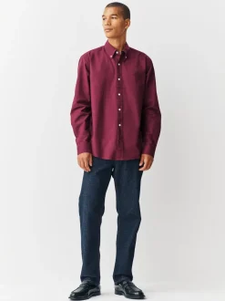 Next - Ajustement régulier - Chemise Oxford à manches longues Rouge bordeaux Sale