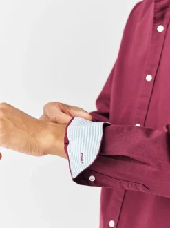Next - Ajustement régulier - Chemise Oxford à manches longues Rouge bordeaux Sale