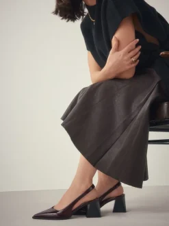 Next Rouge bordeaux - Chaussures à talons Forever Comfort® à bout pointu et à bride arrière Hot