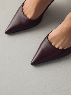 Next - Chaussures de milieu de terrain en cuir Rouge bordeaux New