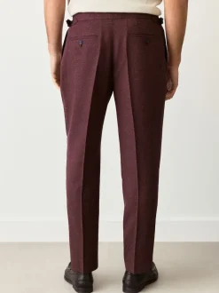 Next Rouge bordeaux - Pantalon élégant en mélange de laine coupe régulière avec lin et ajusteurs latéraux fonctionnels New