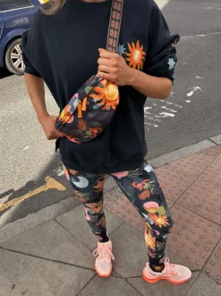 Never Fully Dressed Sac à bandoulière Sling Body Bum