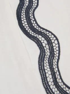 Reiss Short Felicity en lin à bordures festonnées Clearance