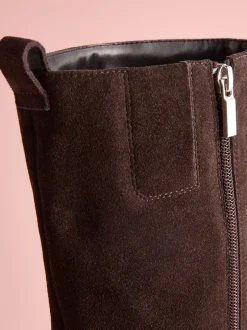 Next Suede Brune - Bottes Tabitha Simmons x Cassidy à talons carrés Online