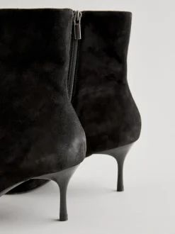 Next Suede noire - Bottes fines à talons et bout pointu Outlet