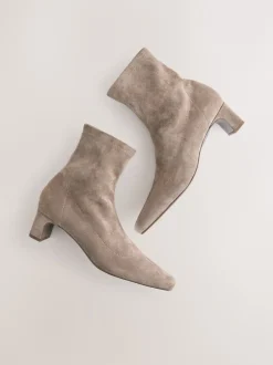 Next Taupe neutre - Bottes chaussettes à talon bloc et bout ciselé