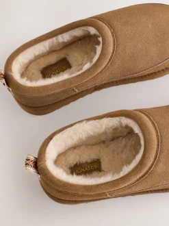 Next Taupe (Taupe) - Chaussons doublés en daim Signature avec fausse fourrure Hot