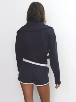 The Set lot de 2 hauts de survêtement à manches longues avec col trophée Clearance