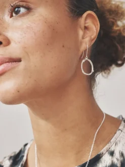 Next Tonalité argentée - Boucles d’oreilles cercle ouvert avec détail scintillant