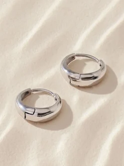 Next Tonalité argentée - Boucles d'oreilles Huggie en acier inoxydable Clearance