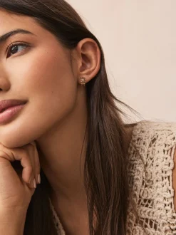 Next Tonalité d'or - Boucles d’oreilles mini feuille Sale