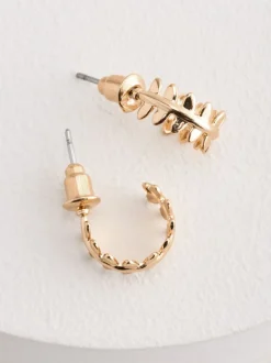 Next Tonalité d'or - Boucles d’oreilles mini feuille Sale