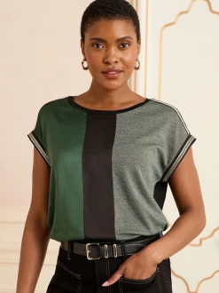 Love & Roses - Haut en satin à manches courtes et col en V Vert et Noir Avec ornements de poignets en Satin sur le devant Online