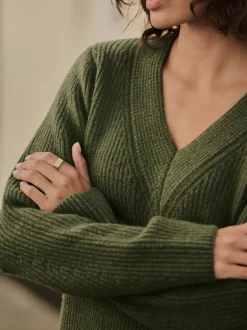 Next Vert kaki - Robe mi-longue très douce à col en V en laine Best