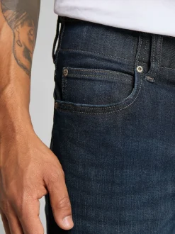 Lee Voyage - Straight Fit Extreme Motion Jeans Online